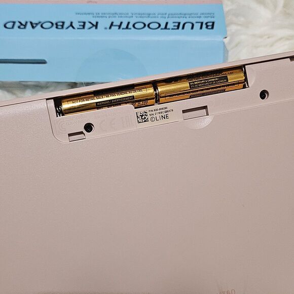 Logitech K380 Limited LINE FRIENDS Cony Pink Wireless Bluetooth Keyboard - Picture 5 of 7